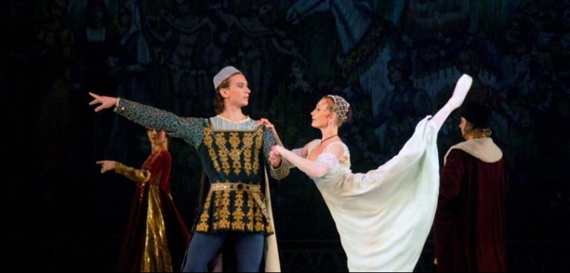 Al Teatro Toselli il balletto «Romeo e Giulietta»